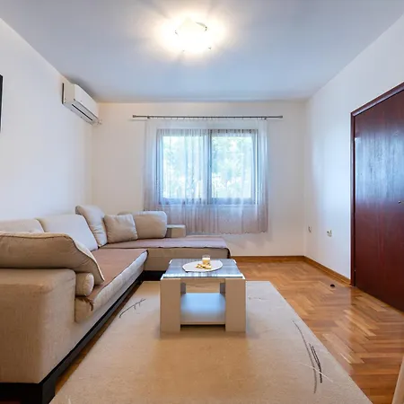 Hera City Apartment Tivat Exterior photo