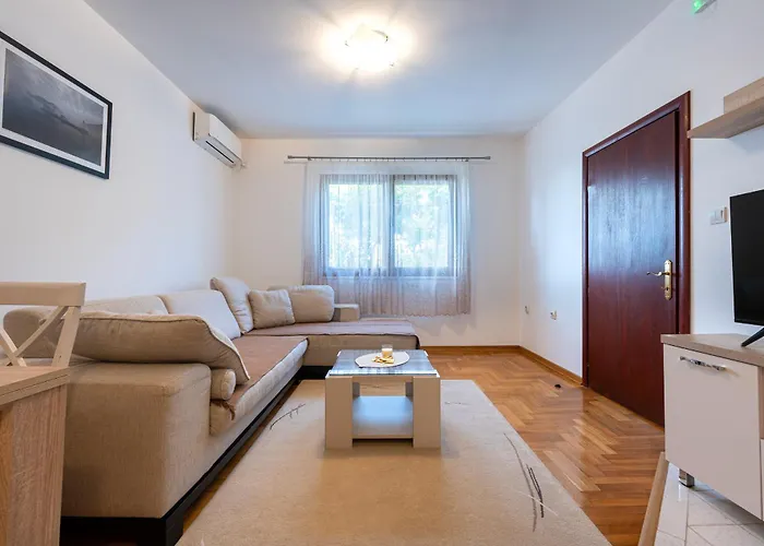 Hera City Apartment