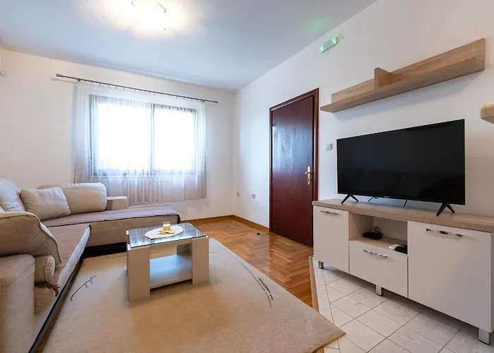 Hera City Apartment